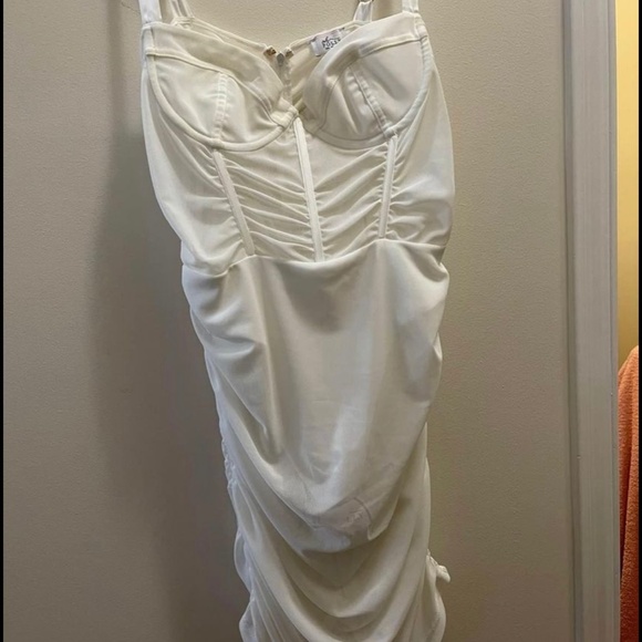 Oh Polly white mesh dress - Picture 2 of 3